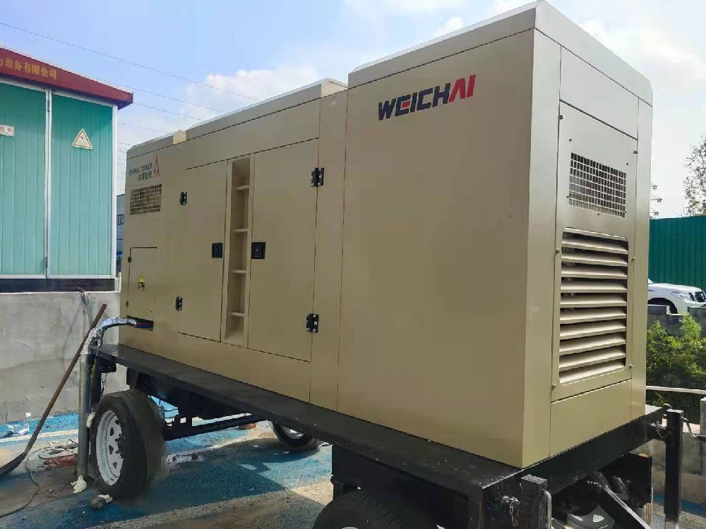 南陽某項目150KW濰柴移動拖車靜音箱發電機組