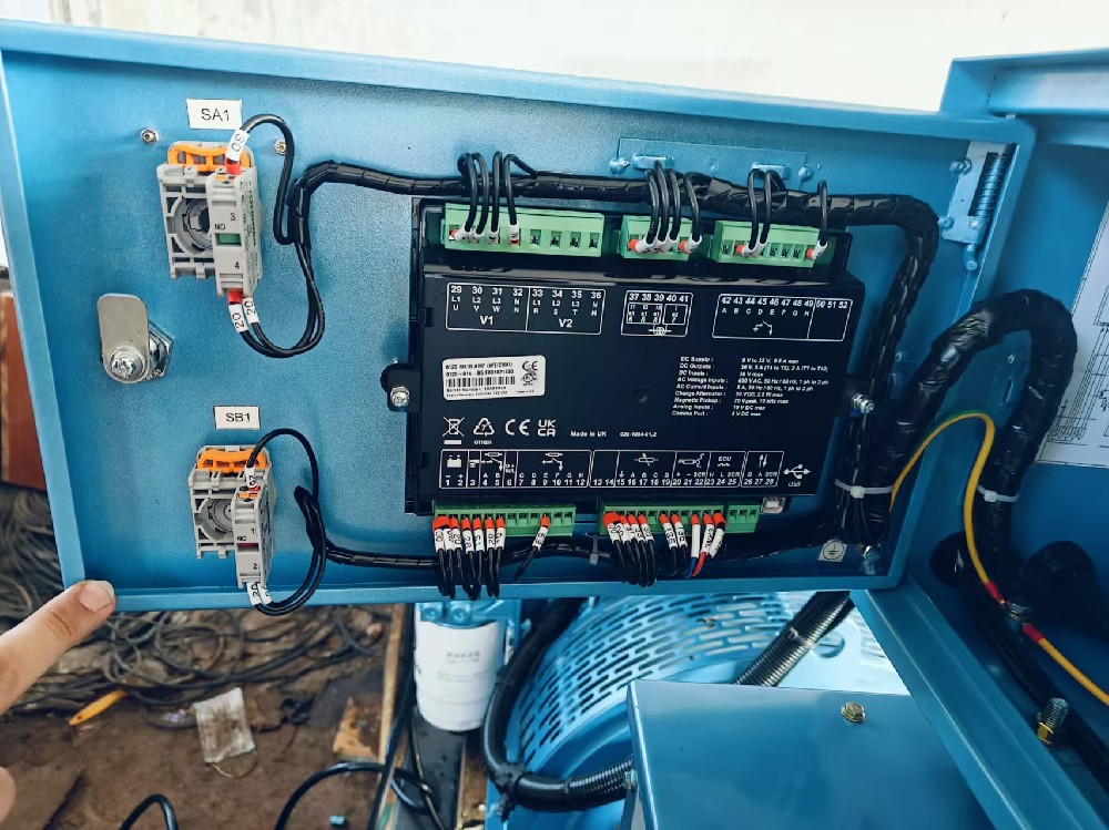 安陽某事業單位交付調試一臺100KW濰柴原裝發電機組